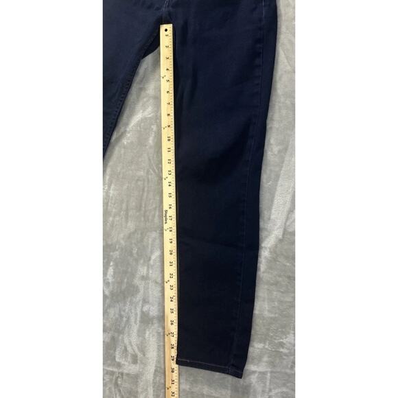 Levi’s Jeans 524 Skinny Leg Women’s Size 9 Dark Wash 29 x 32 - Picture 6 of 9